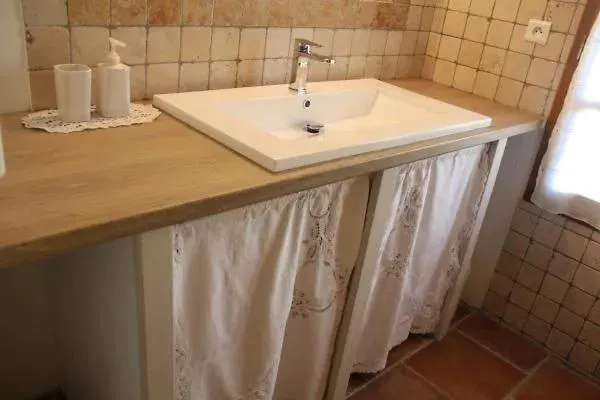 Gite Une Treille En Provence Saint Didier  0*, Saint Didier (Vaucluse)