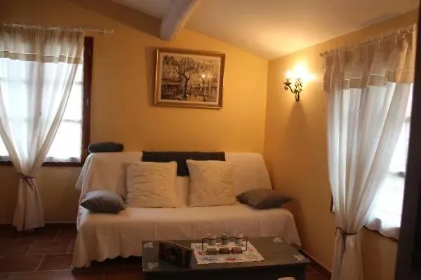 Apartment Gite Une Treille En Provence Saint Didier