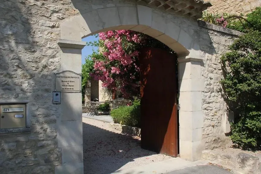 Apartment Gite Une Treille En Provence Saint Didier