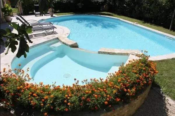 Gite Une Treille En Provence Saint Didier